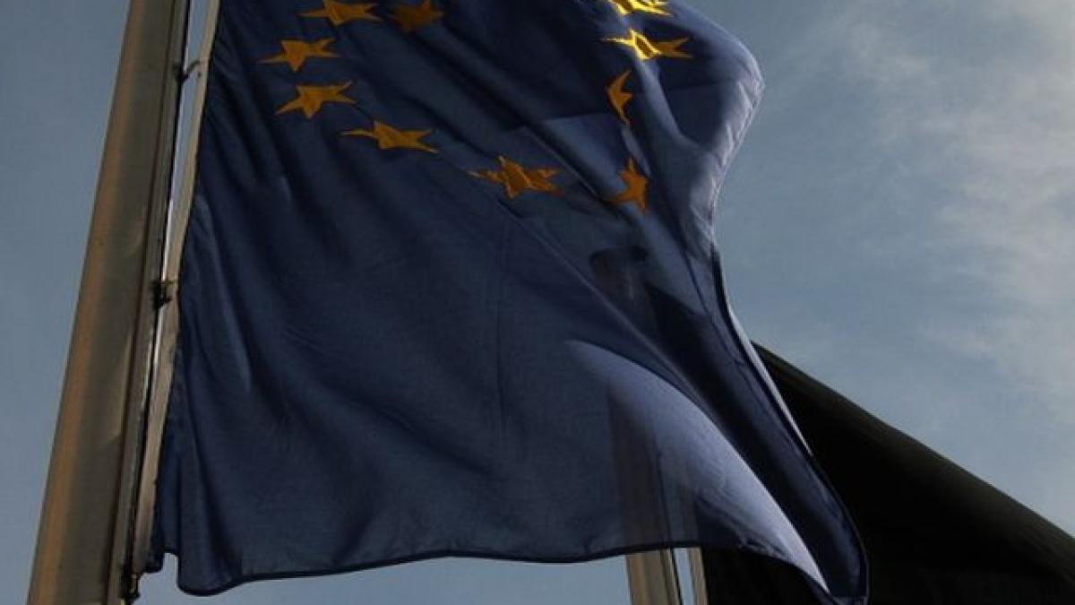 gest fara precedent un lider politic roman a aruncat steagul ue