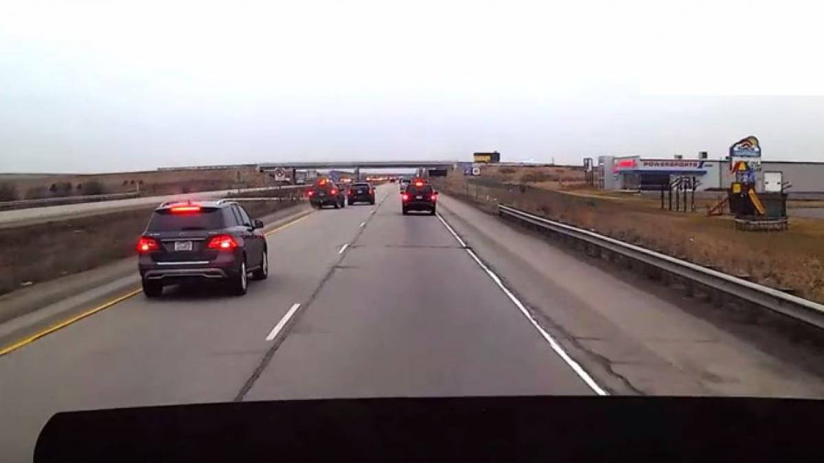 imagini halucinante din trafic soferul unui suv refuza sa pastreze distanta de siguranta