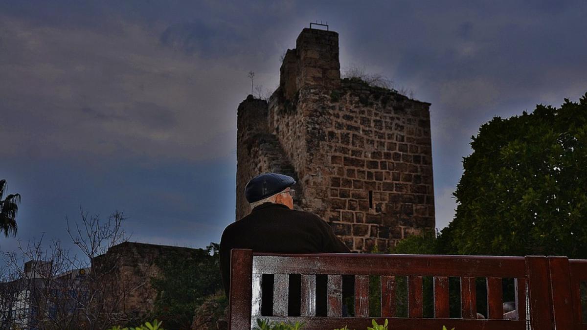 crima oribila batran infirm si a ucis sora cu cadrul metalic