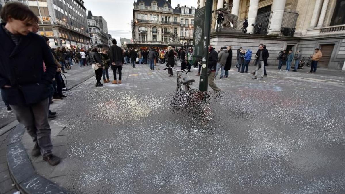 ce a aparut pe strazile si trotuarele din bruxelles dupa atentatele de la aeroport si metrou