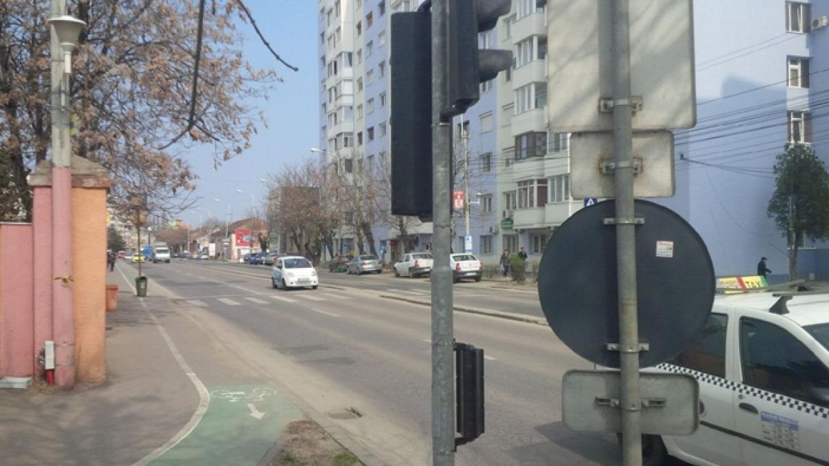dorel de timisoara a montat semaforul la cativa metri de trecerea de pietoni