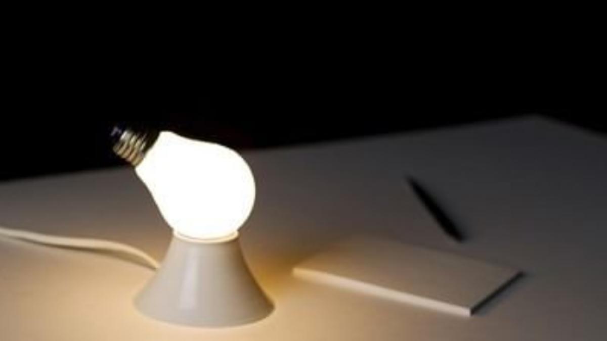 ce inventie face acest bec sa functioneze raspunsul te va da pe spate foto