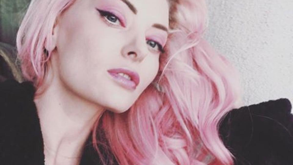 delia intr o altfel de ipostaza cine s ar fi asteptat oare sa o vada astfel foto