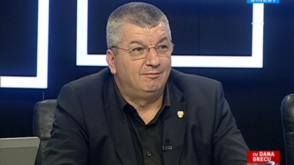 ontanu dus cu limuzina in curtea arestului popa unpr si trebuia sa l tarasca pe strazi cu lanturi