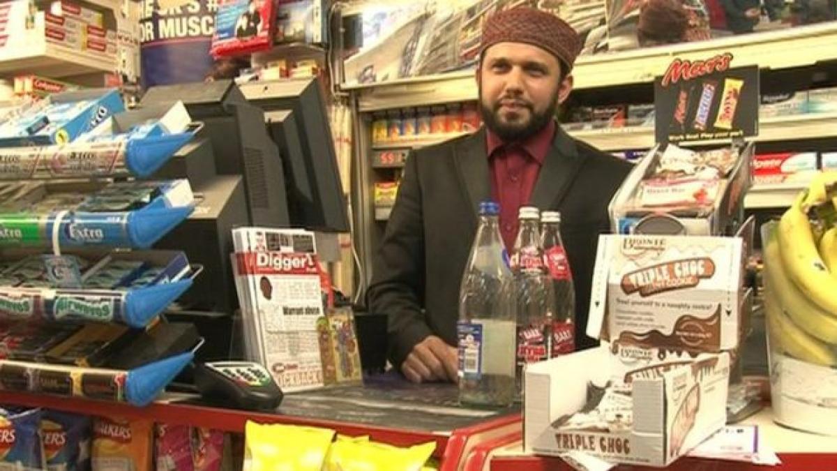 musulman ucis dupa ce le a urat prietenilor lui crestini paste fericit reactia comunitatii este