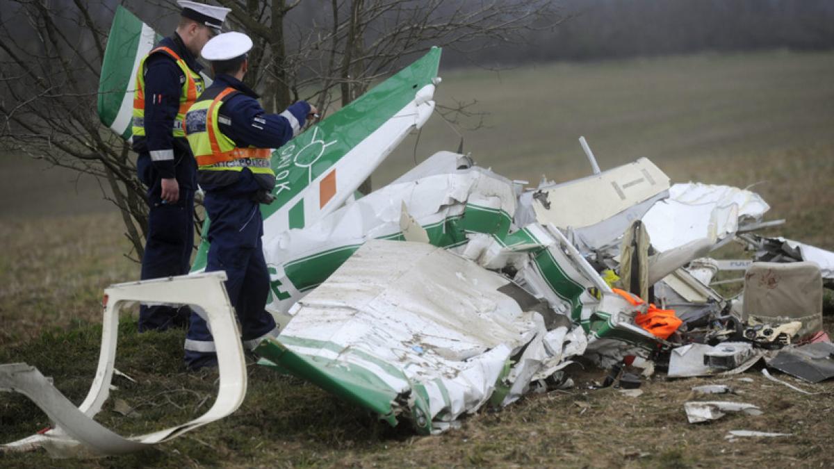 roman mort intr un accident aviatic in ungaria