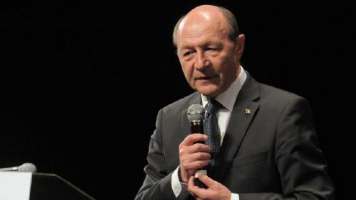 basescu pe facebook