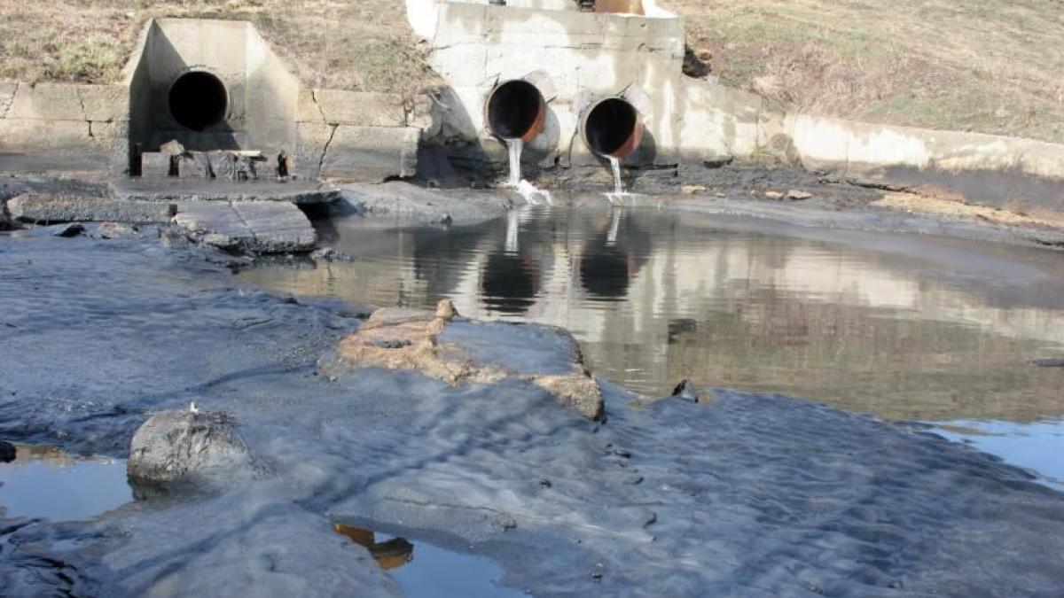 descoperire infioratoare intr un canal de drenaj al unui lac de acumulare