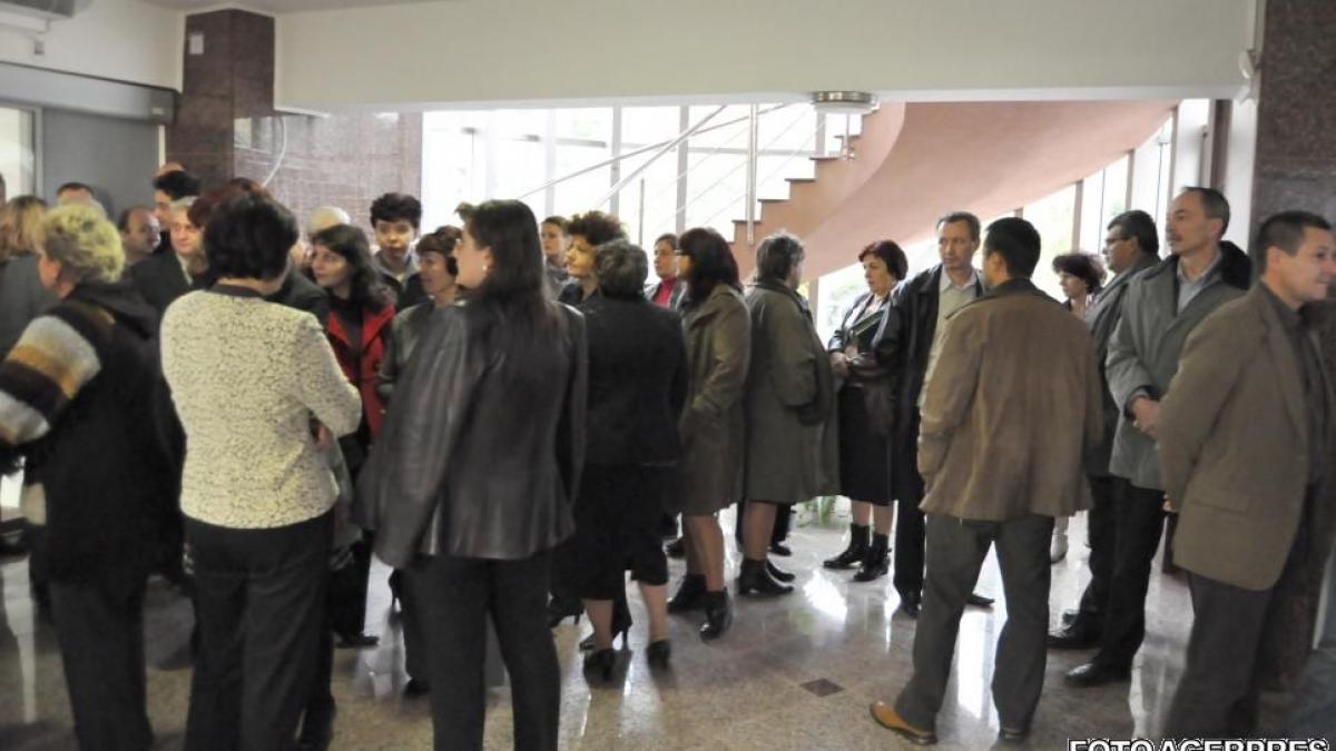 functionarii publici ameninta ca vor boicota alegerile locale