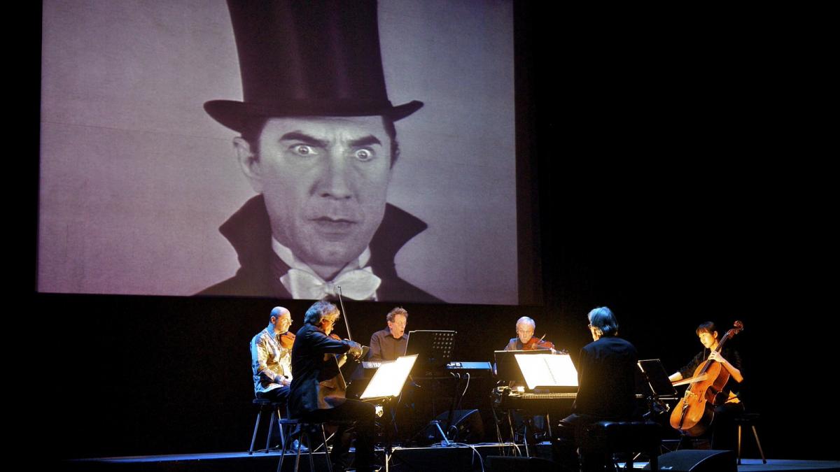 philip glass si kronos quartet in premiera in romania cu cine concertul dracula muzica si filmul la