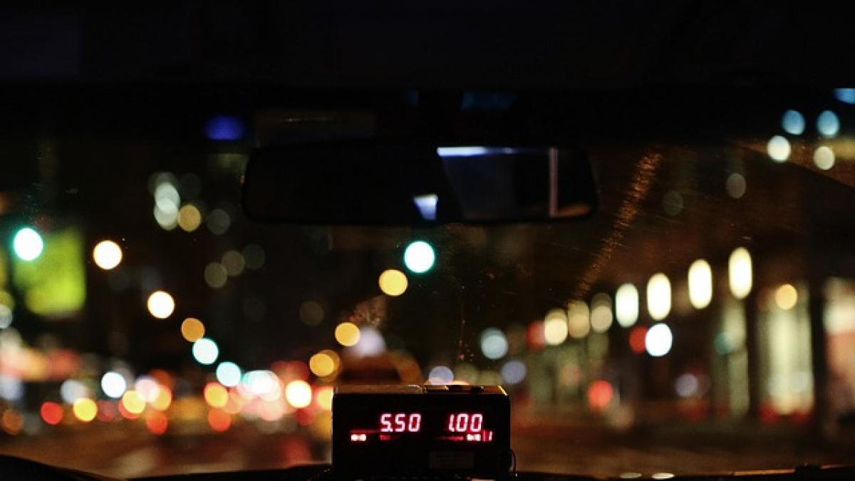 a platit de 7 ori mai mult pe cursa pentru ca a adormit in taxi