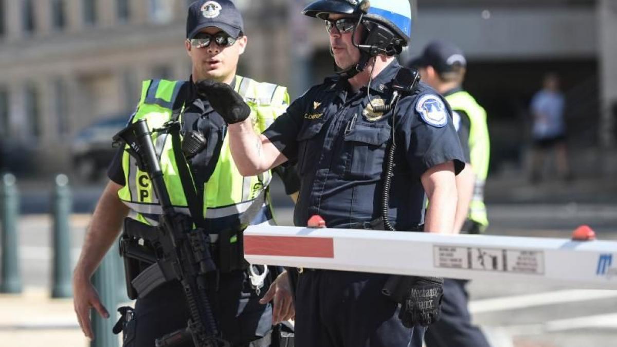 alerta in sua un pachet suspect descoperit langa capitoliu