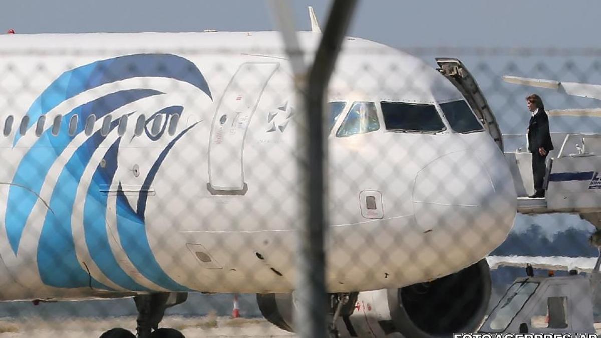 ipoteza socanta care este motivul din spatele deturnarii avionului egypt air