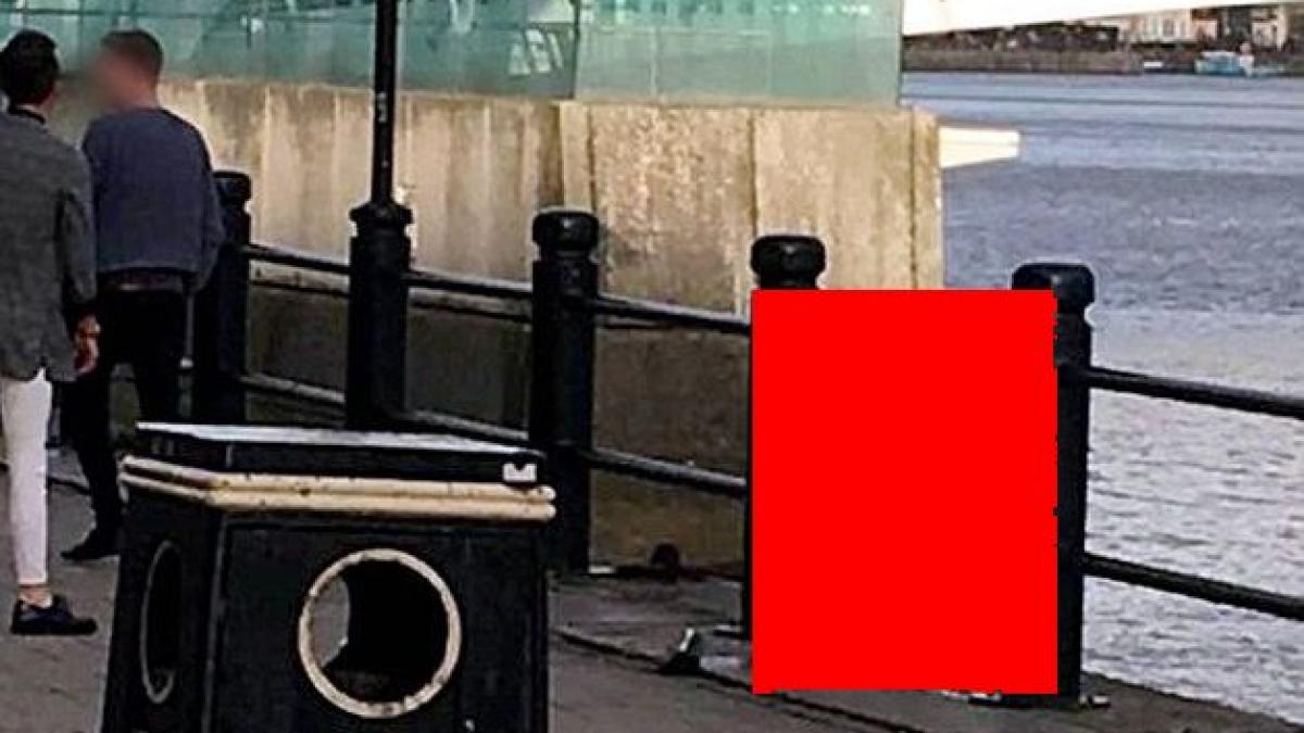 n a mai avut rabdare cum a fost surprinsa o tanara in duminica pastelui trecatorii s au oprit sa