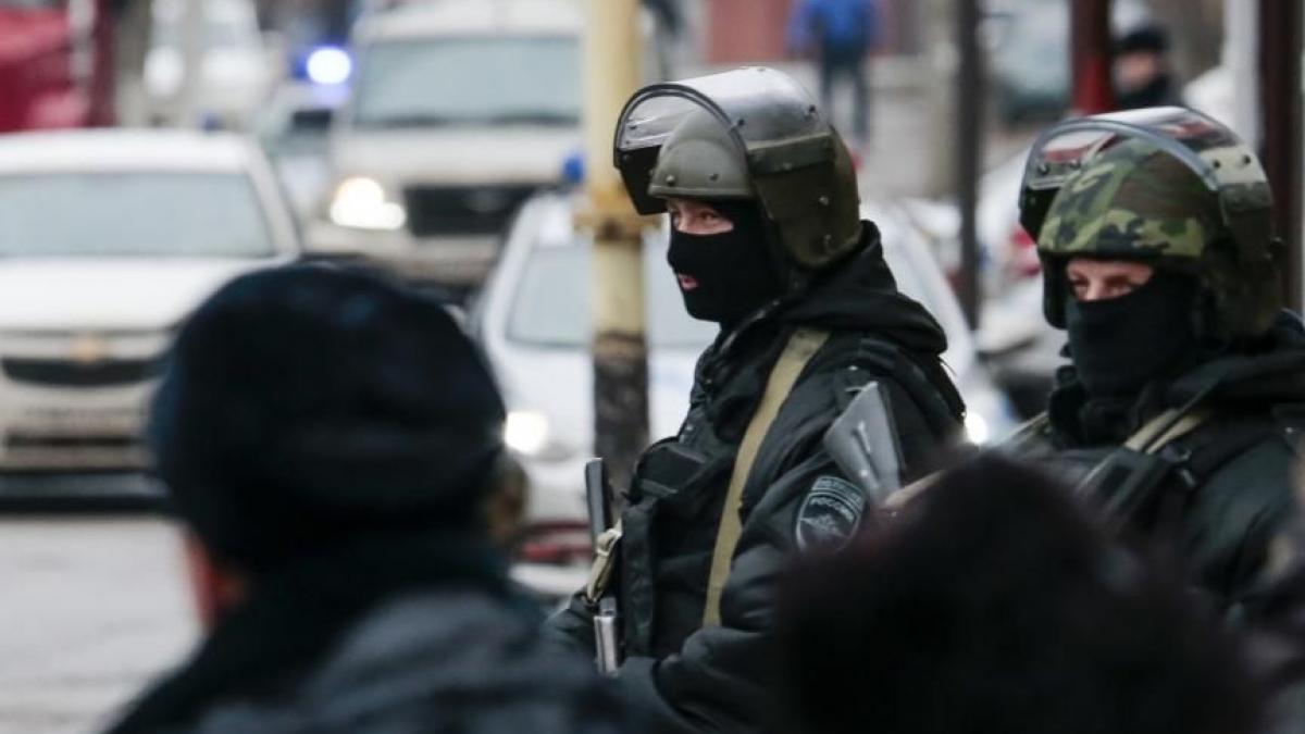 atentat in rusia un politist a murit dupa explozia a doua bombe artizanale