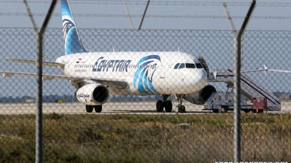 ce a patit unul dintre pasagerii zborului deturnat egyptair ar putea fi un banc bun si a sunat