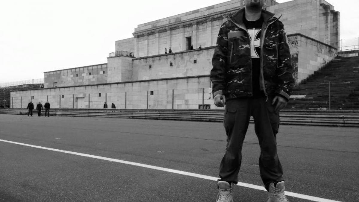 ce a postat cheloo pe o retea de socializare