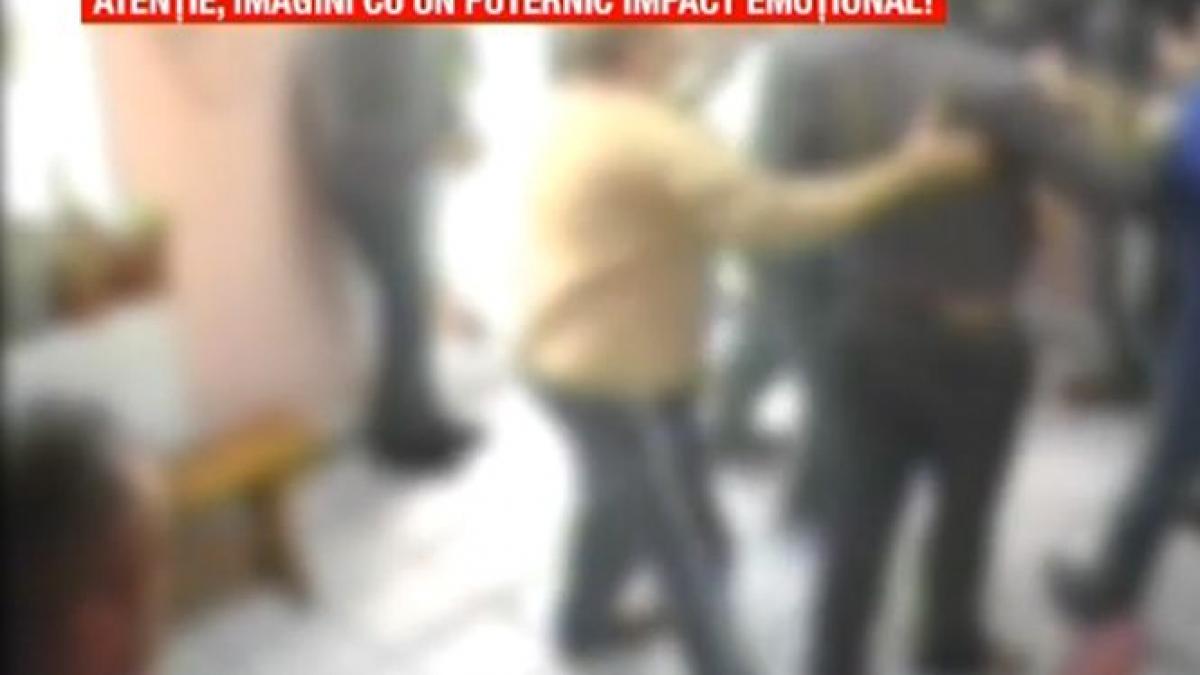 o frizerie din galati s a transformat in ring de box