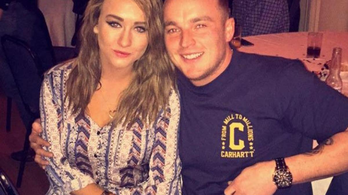 a iesit in oras cu prietenii cand s a intors acasa a facut cel mai penibil lucru din viata lui