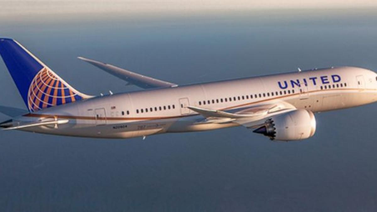 alerta in aer a strigat ca nu exista dumnezeu apoi a amenintat cu moartea pasagerii