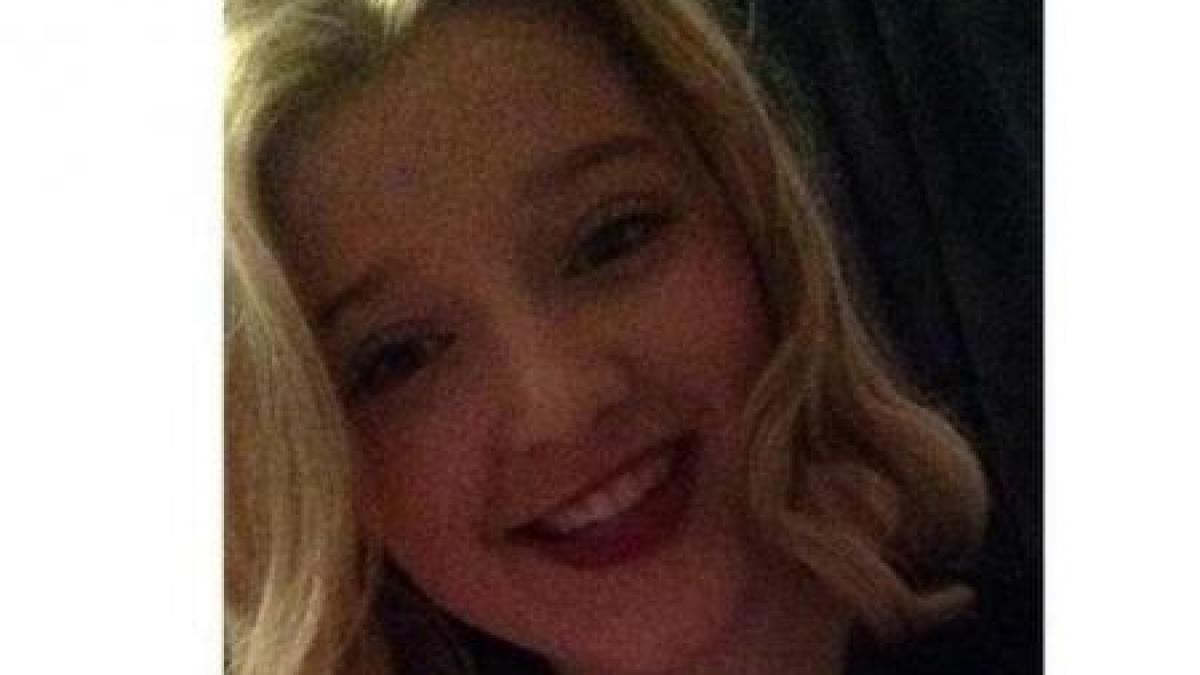 avea numai 15 ani si toata viata inainte ce a postat aceasta fata pe facebook inainte sa si dea