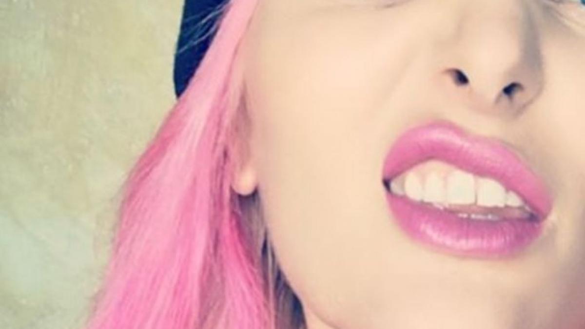 delia s a lasat fotografiata fara sutien fanii au fost in delir foto in articol