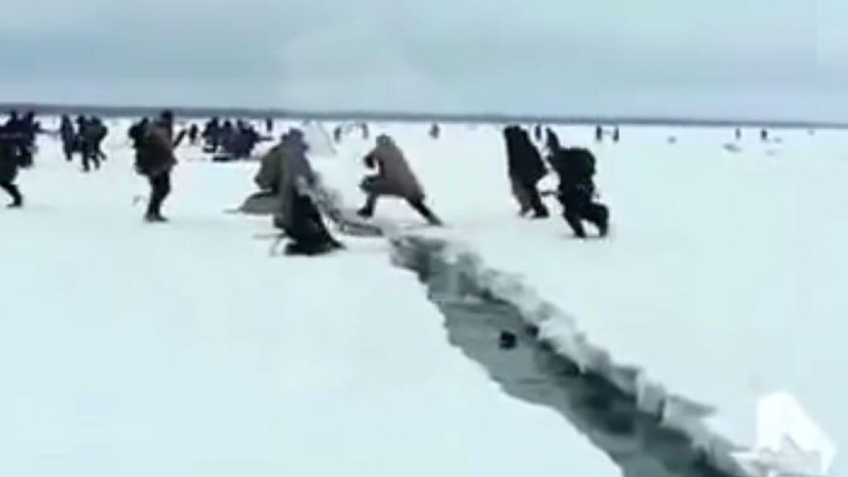 erau la pescuit cand gheata de sub ei a inceput sa crape ce a urmat in doar cateva minute