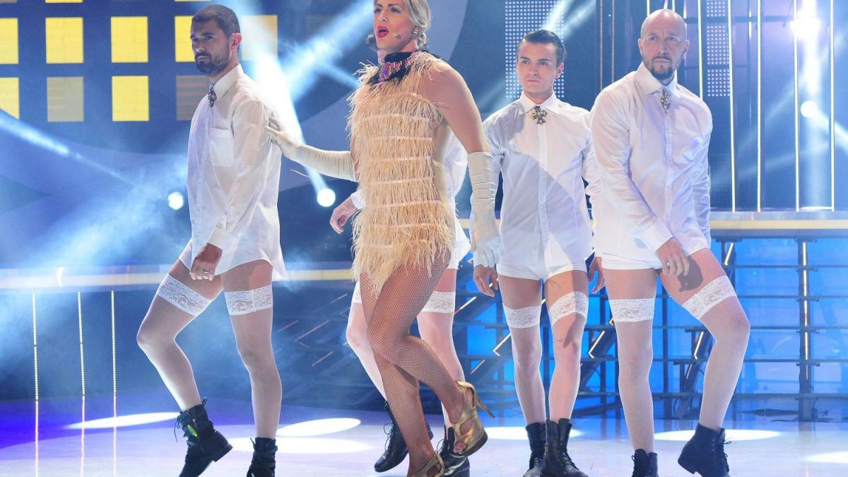 george canta inconjurat de barbati in lenjerie intima eram prea bolnav sa ma bucur de aceasta