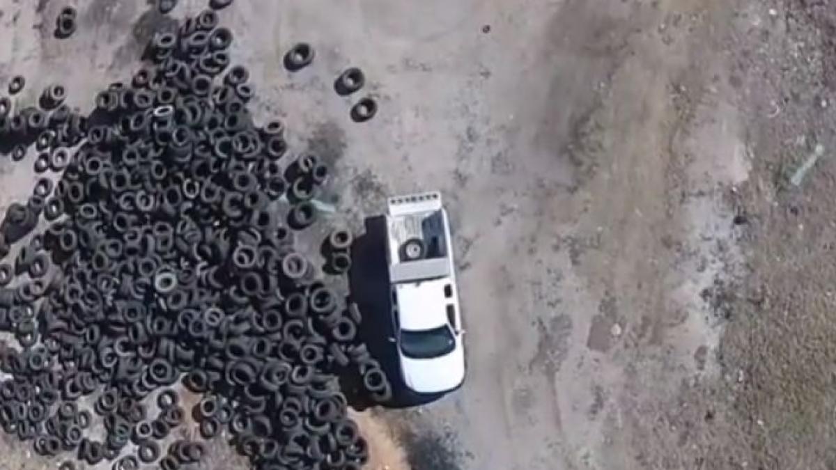 un barbat de 75 de ani a intrat cu o tanara de 27 de ani intr o masina