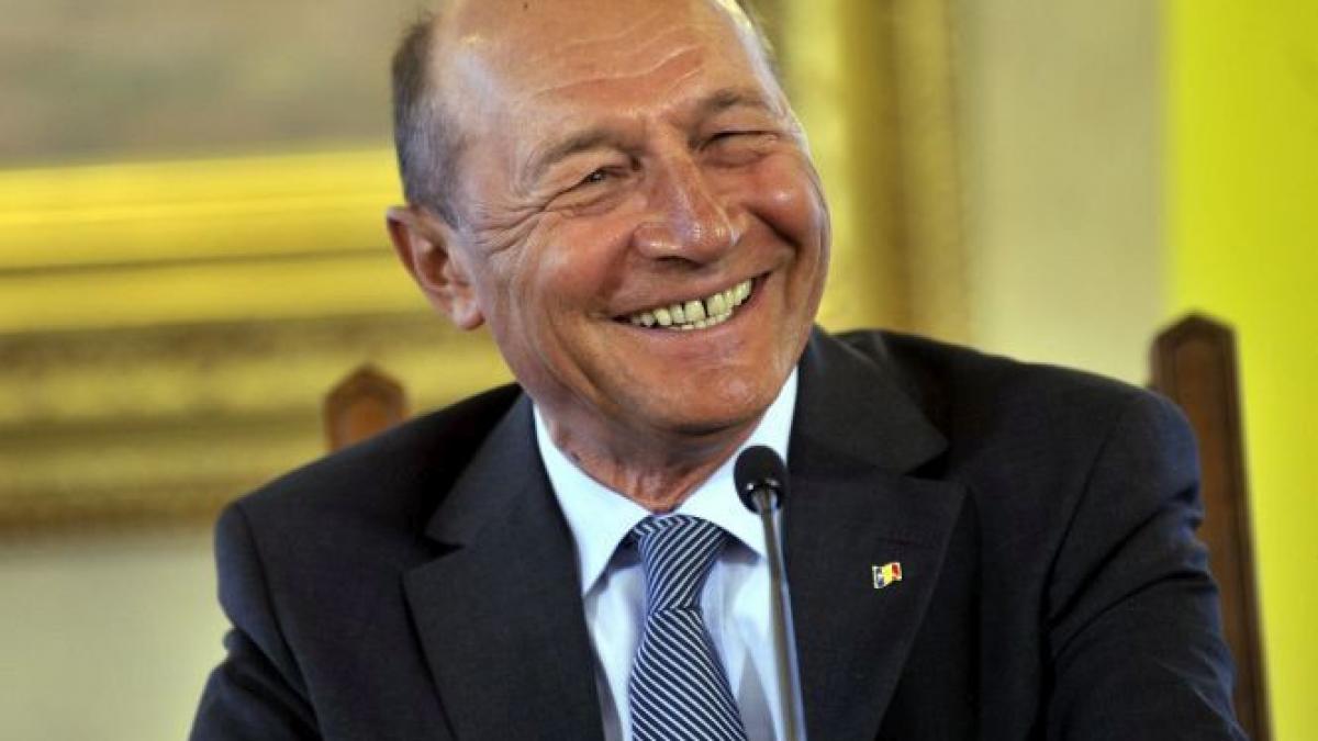 lui basescu ii e frica sa nu fie facute publice convorbirile cu sotia si amanta lui