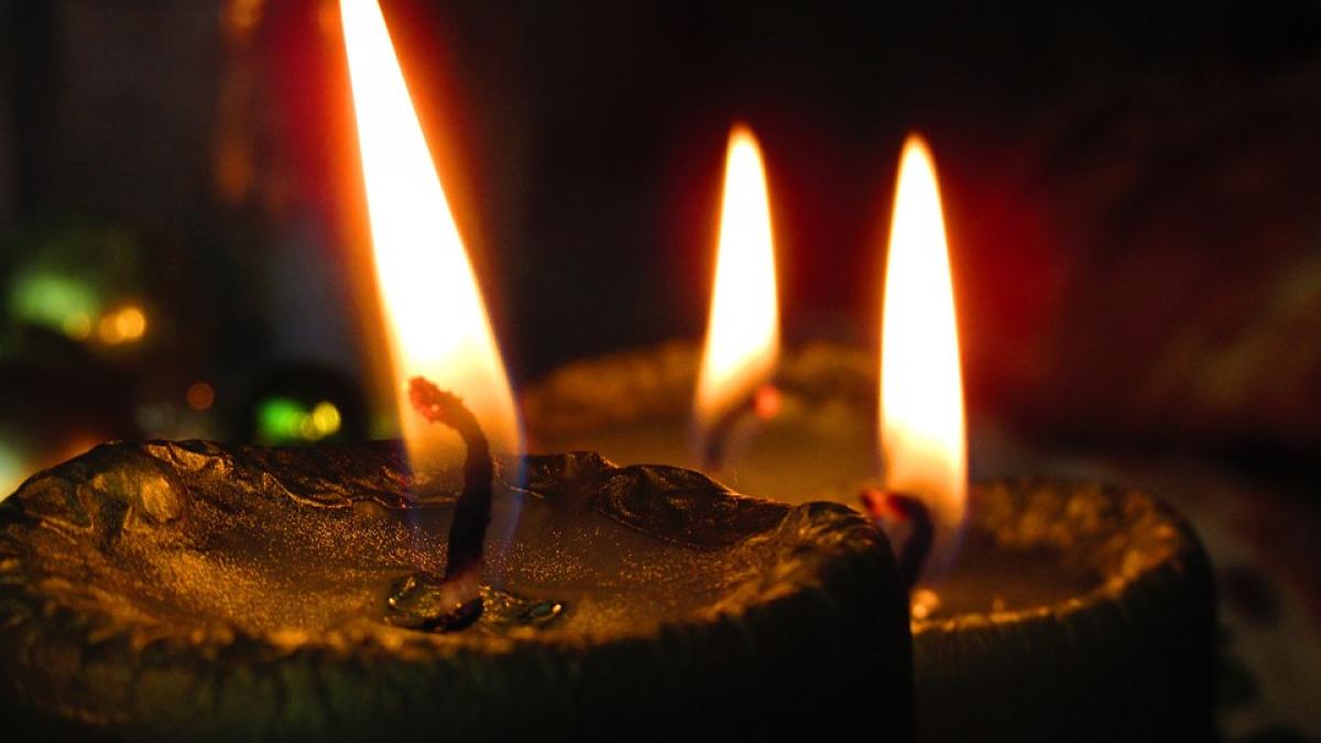 o actrita cunoscuta de la bollywood s a sinucis la numai 24 de ani