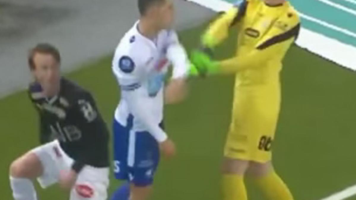 a primit cartonasul rosu pentru ca si a batut coechipierul