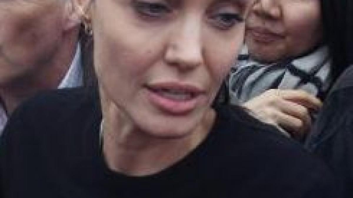 angelina jolie de urgenta la spital o muribunda