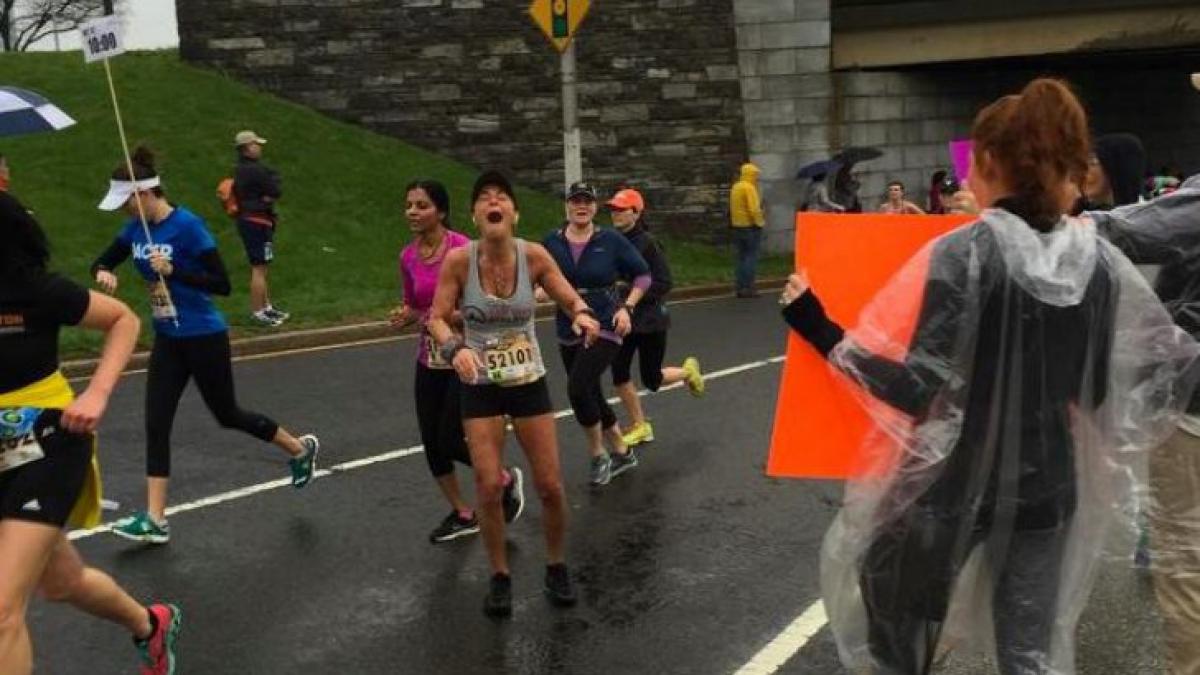 fiica i a afisat un mesaj incredibil in timpul crosului s a oprit instant si nu ii venea sa creada