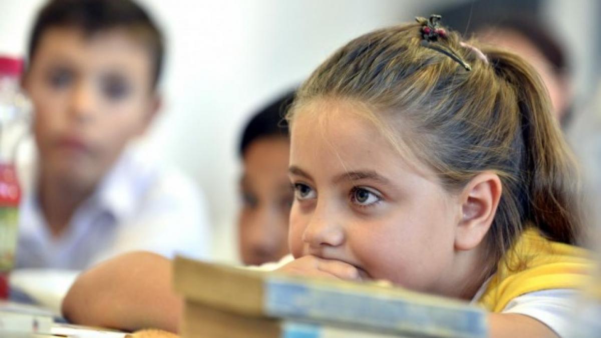 ministerul educatiei modifica orarul toti elevii de gimnaziu vor avea in plus o noua materie