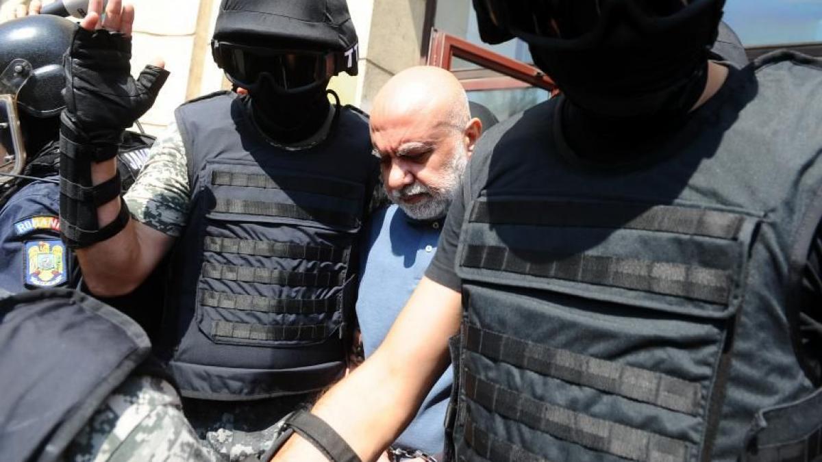 100 de minute legaturile avocatului israelienilor arestati in scandalul spionarii sefei dna si omar