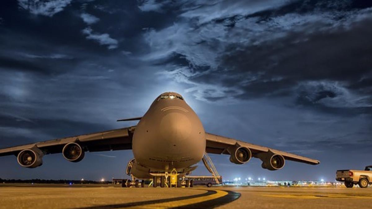 avion millitar constanta