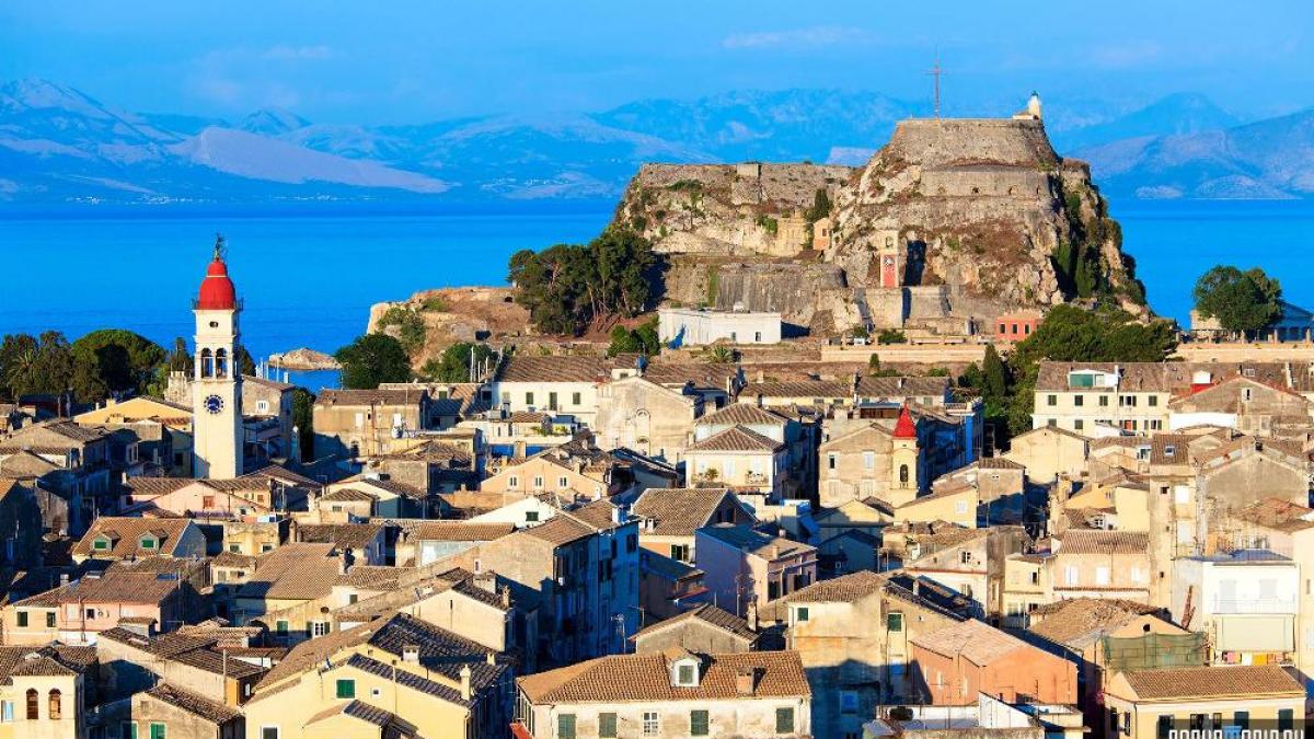 fermecatoarea kerkyra capitala greco venetiana