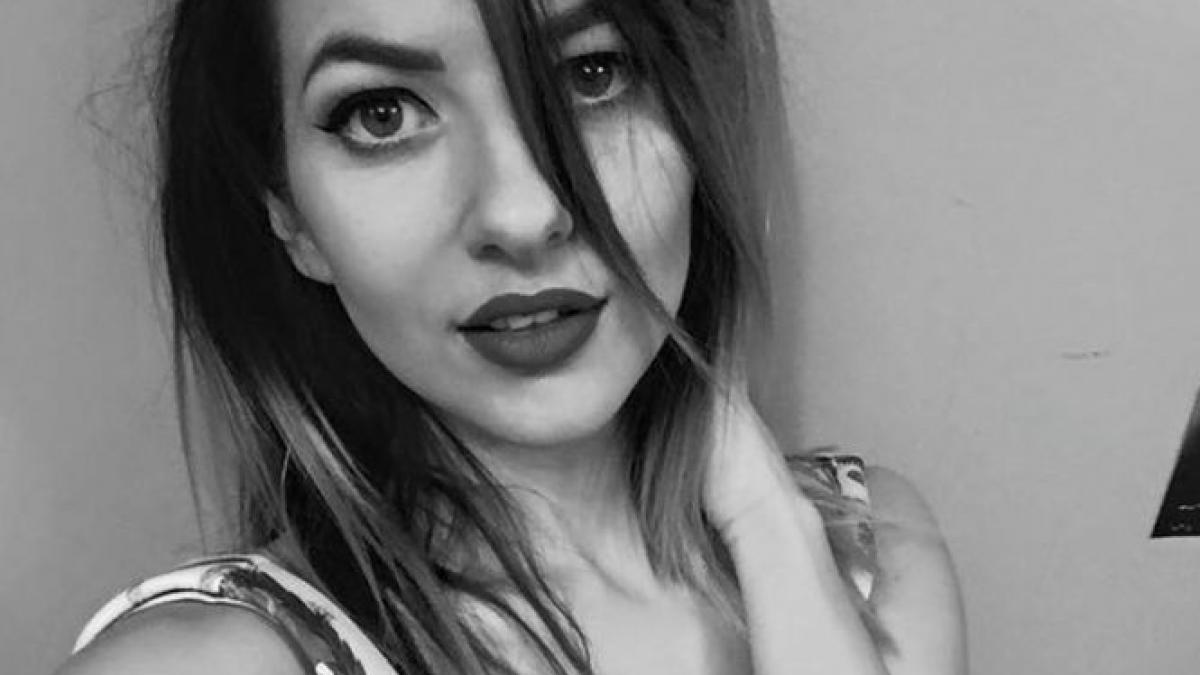 lidia buble cu sanii la vedere pe facebook