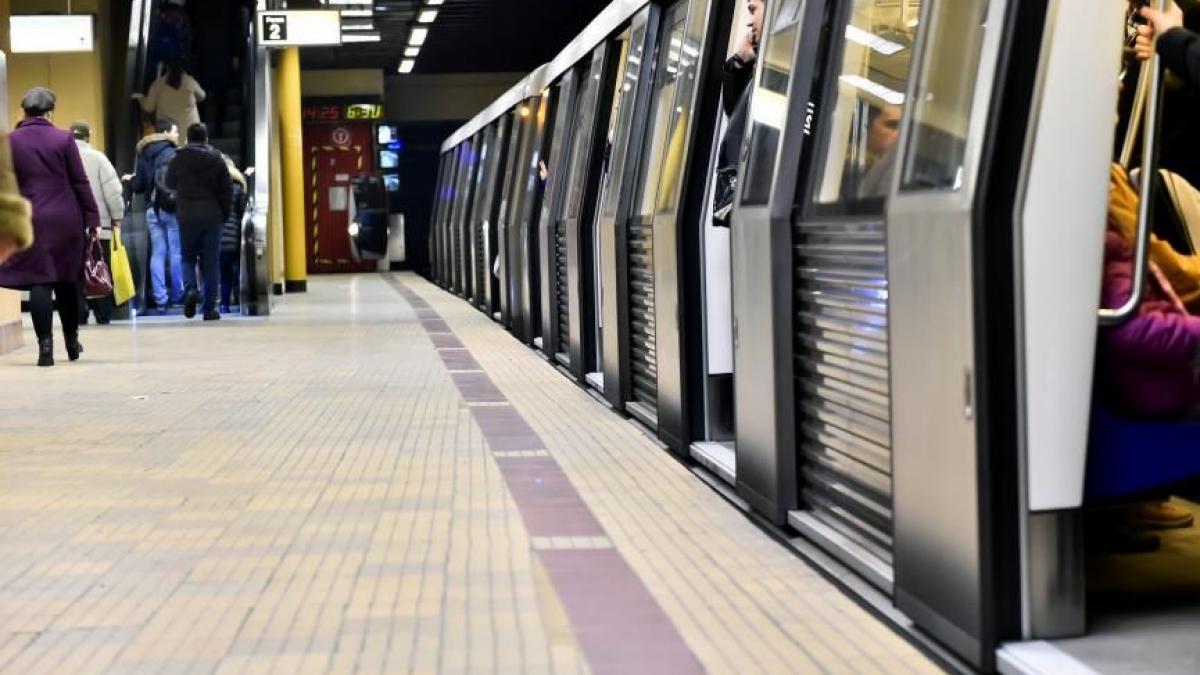 spectacol surpriza la metrou intre 18 si 22 aprilie