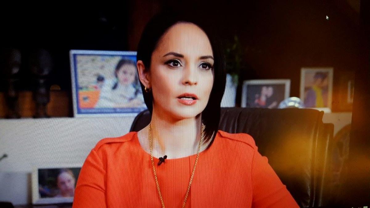 ce scarbos s a dus tot paradisul poza postata de andreea marin pe facebook ne aude cineva