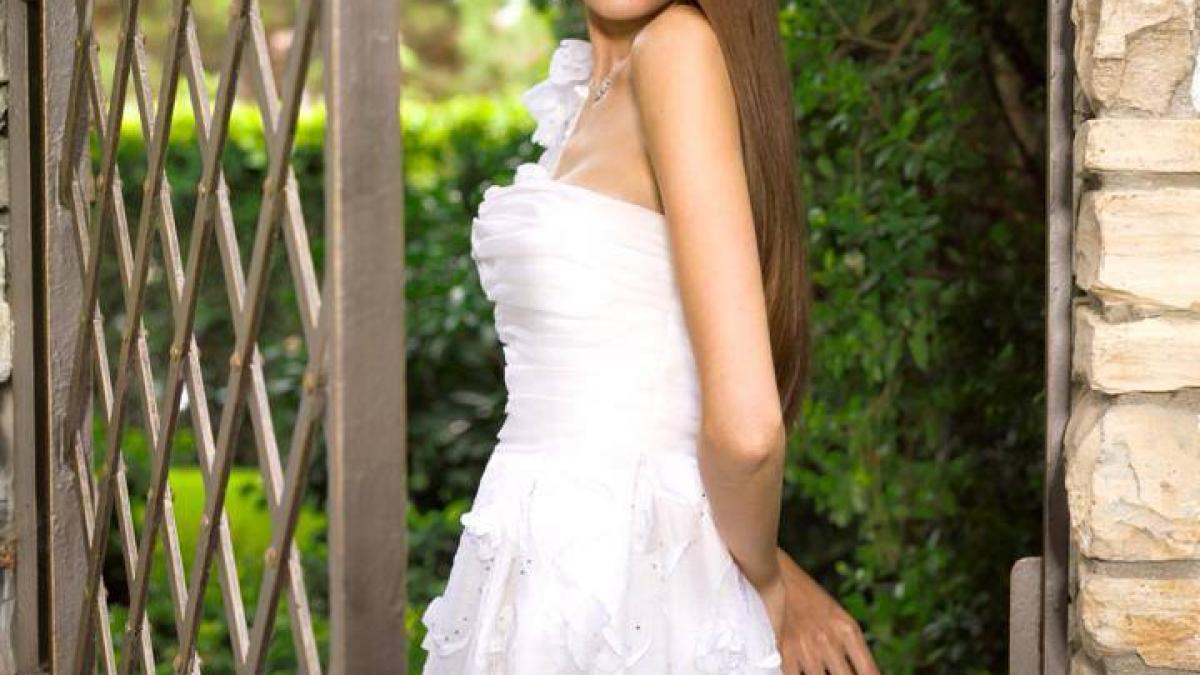 l a cunoscut in romania si l a sunat ce vedeta internationala vrea sa cucereasca monica gabor