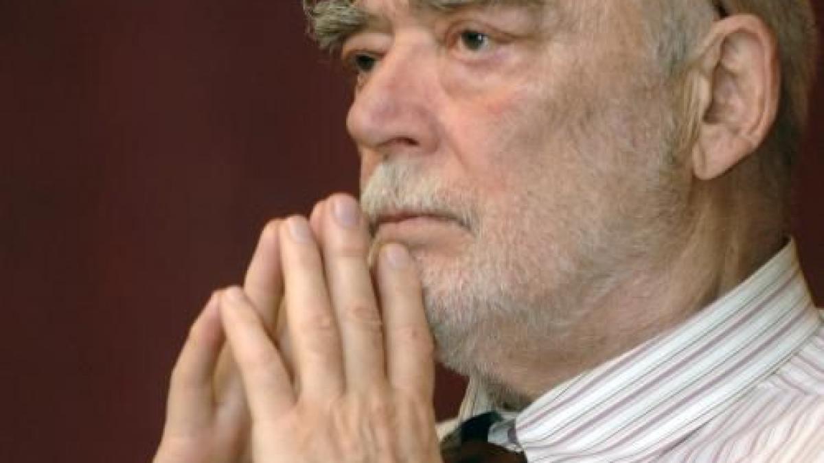 mircea albulescu s a dus sa moara insotit de un cor de claxoane si injuraturi