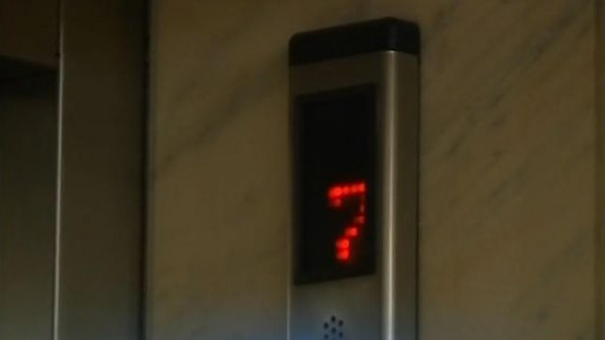 parlametari lift scari costuri intretinere