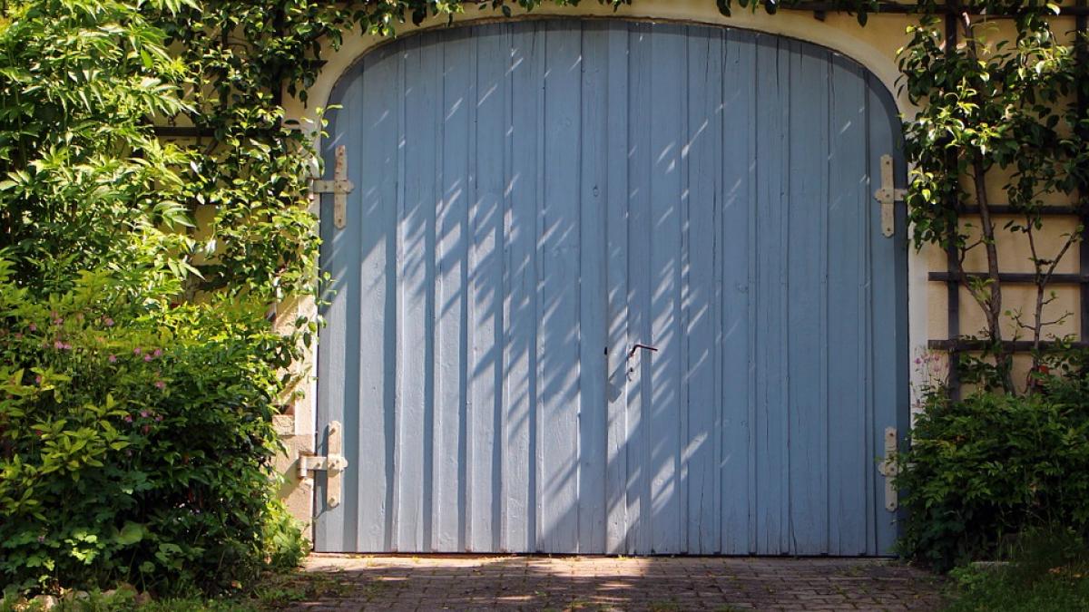 a furat o masina si s a plimbat cativa kilometri ce a facut apoi hotul este de neimaginat