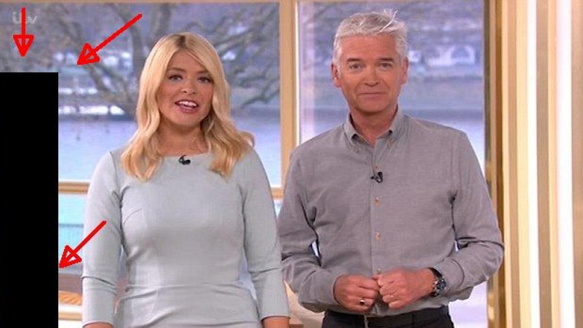 aparitie socanta in direct la tv musafirul nepoftit se furiseaza prin spatele prezentatoarei