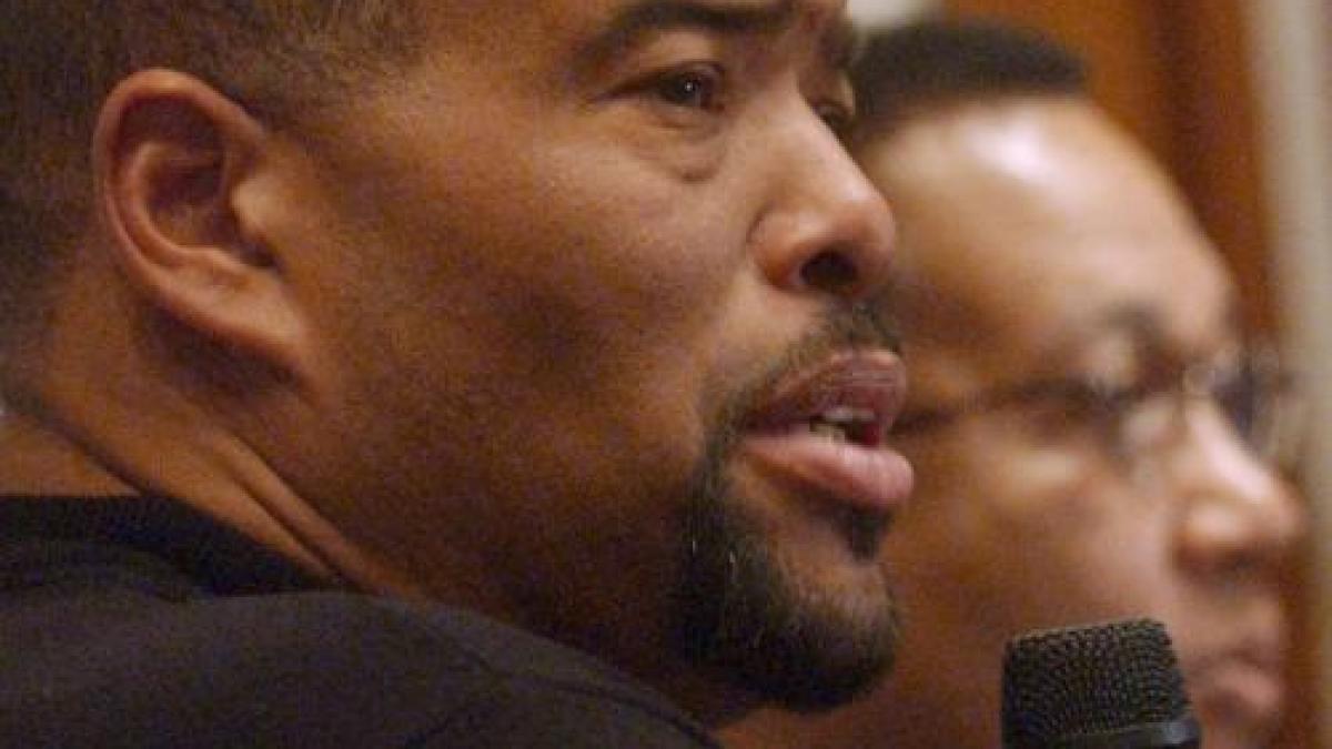 doliu in televiziune prezentatorul doug banks a murit