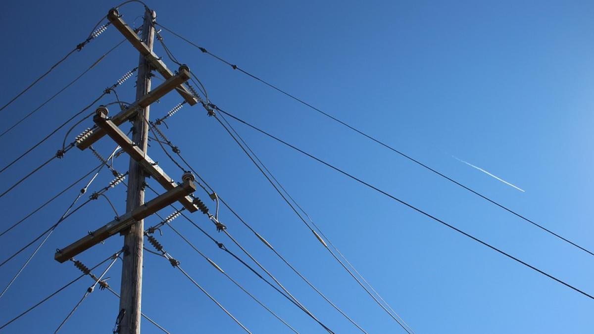 india 11 persoane au murit dupa ce un cablu de inalta tensiune a cazut peste o multime de