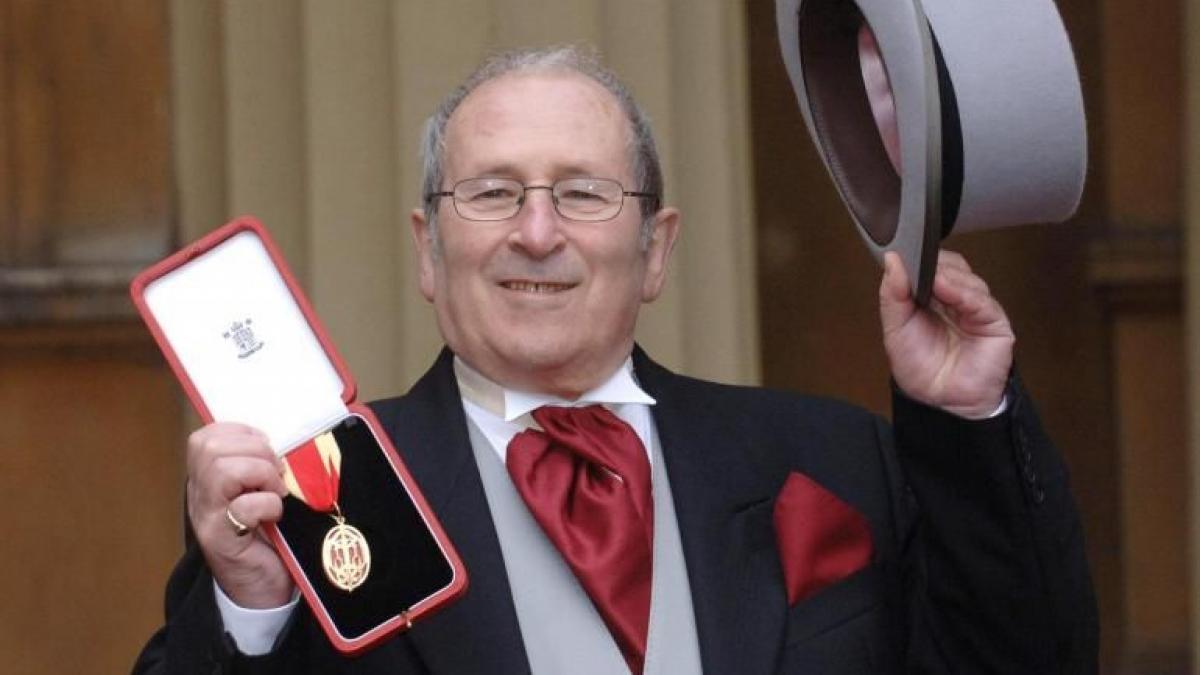 dramaturgul britanic arnold wesker a murit