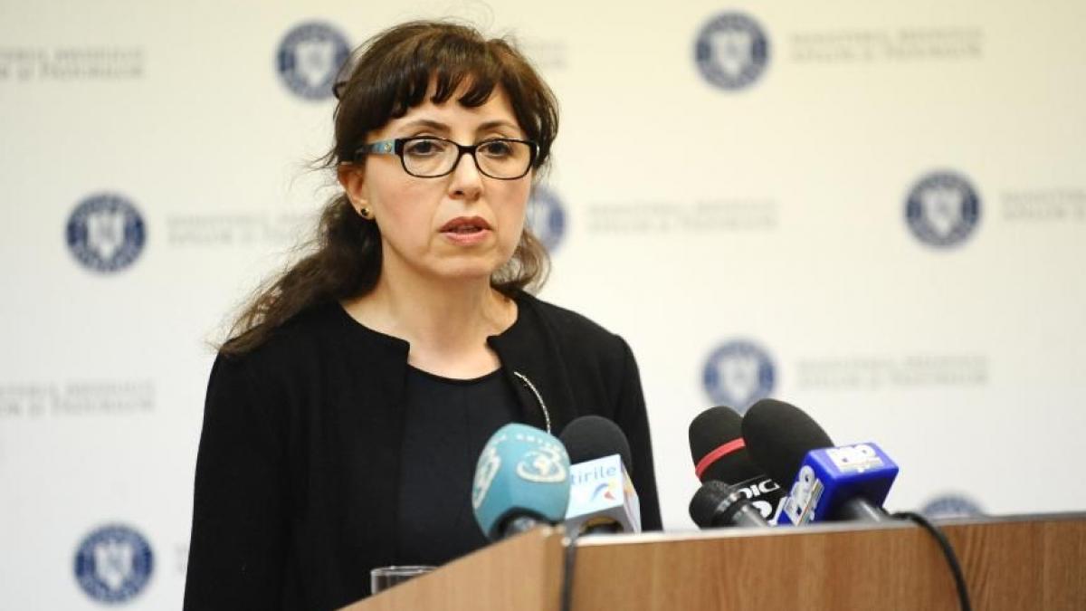 protest spontan la ministerul mediului angajatii cer demisia ministrului cristiana pasca palmer